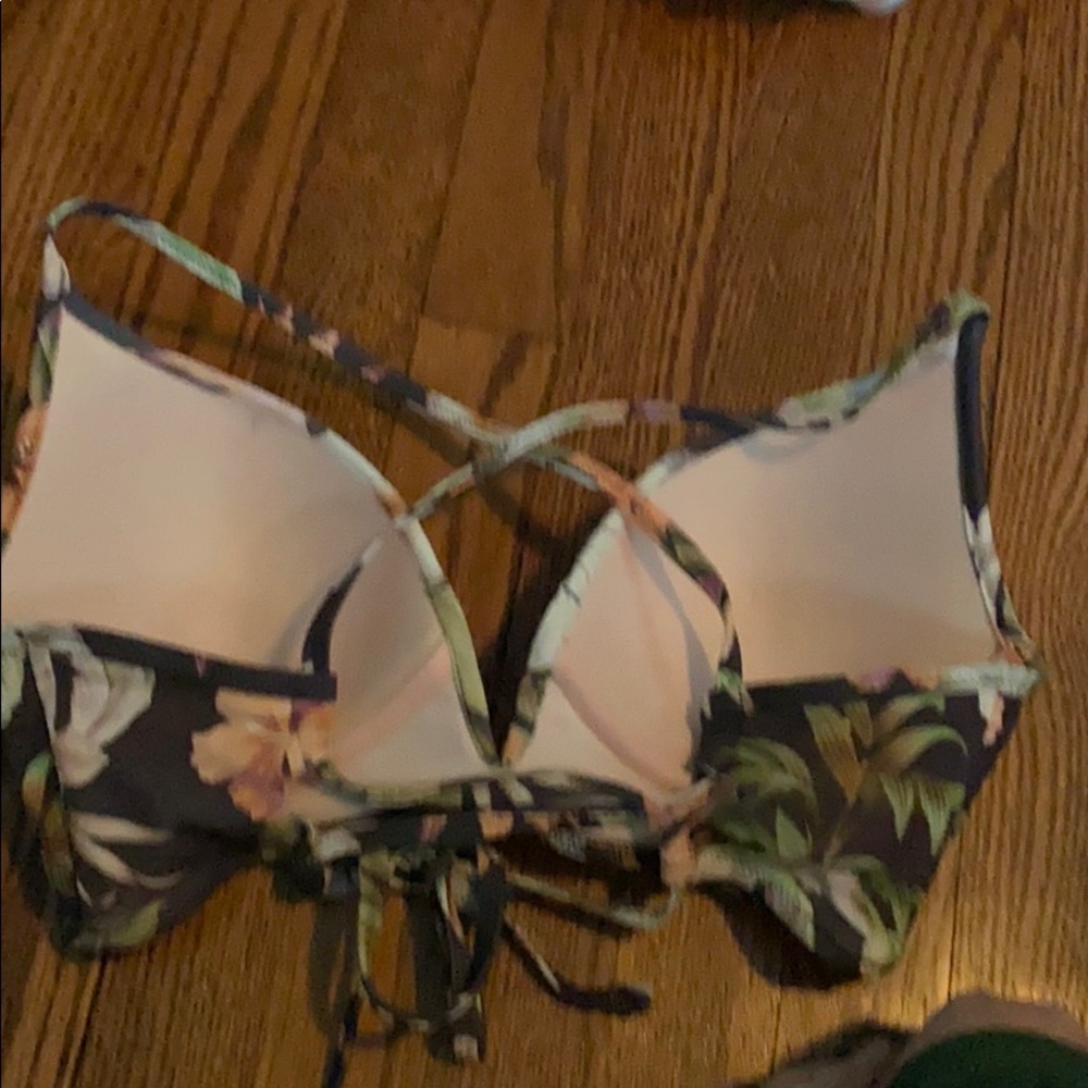 20 - Picture 2 of 2